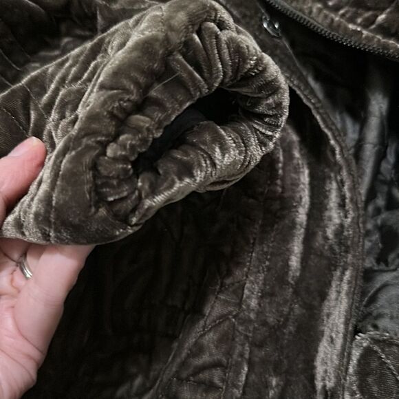 Silence + Noise | UO Velour Quilted Velvet Hooded Jacket | M/L - Picture 11 of 12